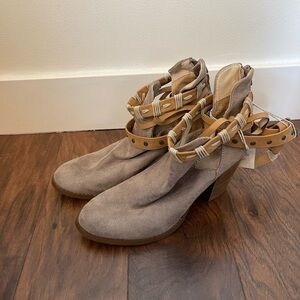 NWT Altrd State Calysta Boot Size 7